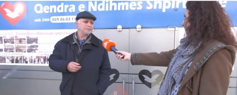 Qytetarët vijojnë të paguajnë faturat e energjisë dhe të ujit në sportele, të moshuarit në radhë