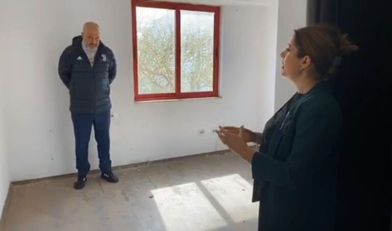 Ish-universiteti privat në spital-karantinë/ Rama dhe Manastirliu: Luftë për pacientët që janë drejt shërimit