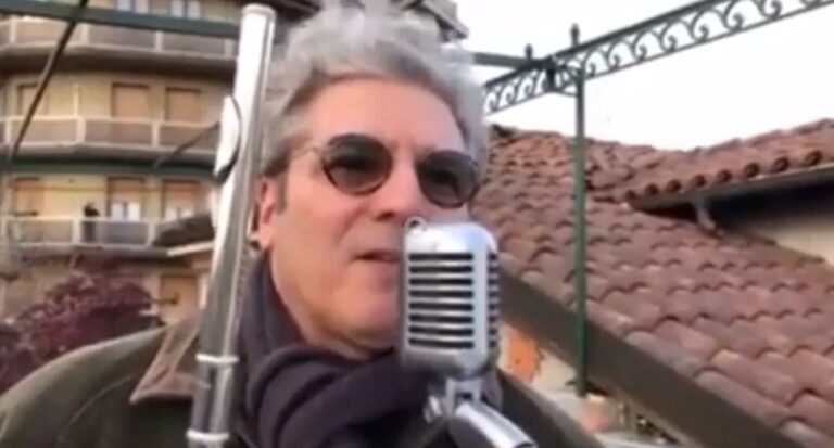 Rama publikon videon e italianit që luan me violinë himnin shqiptar: Jam drithëruar fort