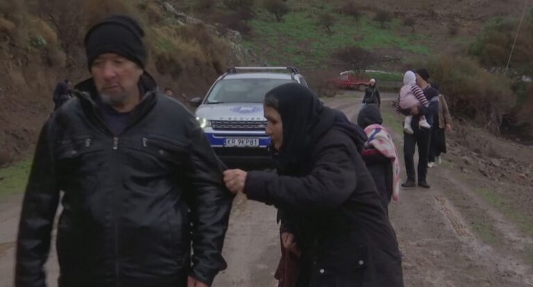 Shqipëria “shtëpi” për emigrantët, qytetarët të ndarë pro dhe kundër