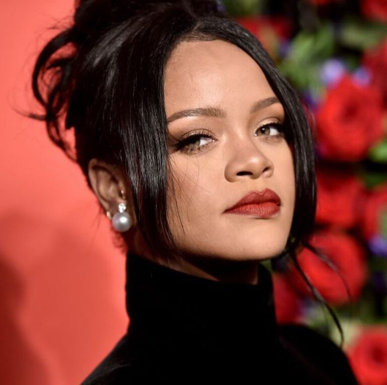 Rihanna do të bëjë 3-4 fëmijë, me ose pa partner