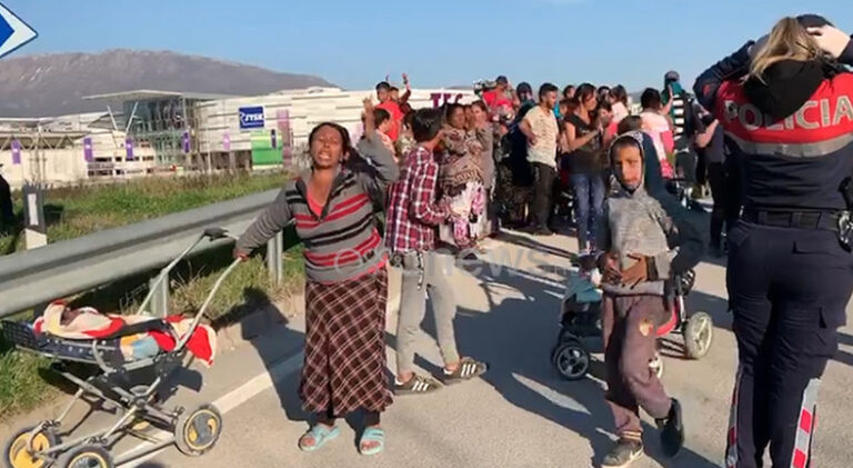 Romët: Po mbrohemi nga virusi por fëmijët po na vdesin nga uria