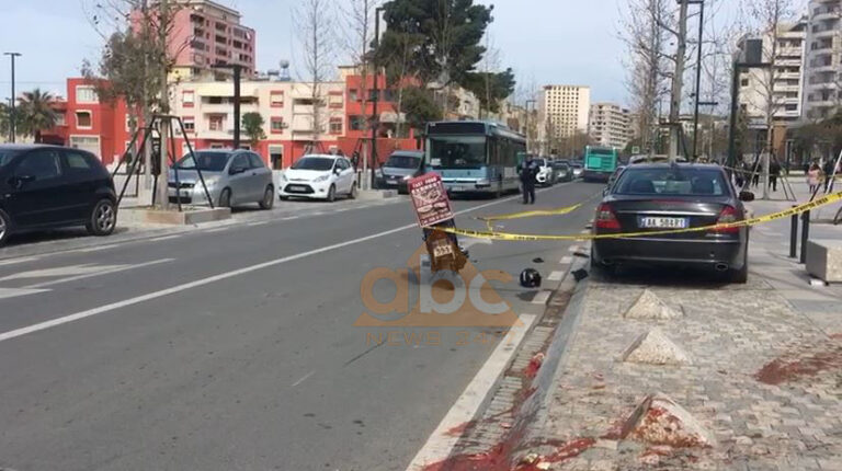 VIDEO/ Salca mbulon bulevardin e Vlorës, motori i picave përplas këmbësorin