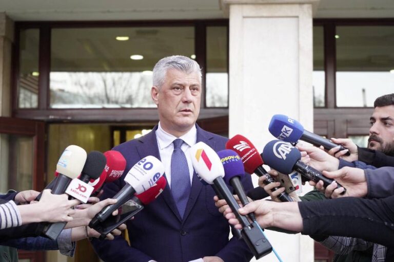 Thaçi pas takimit me Kurtin: Kemi përafrime, në tavolinë do të jemi të bashkuar me një zë