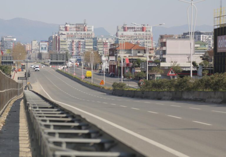 Karantina, si po ndryshojnë blerjet e shqiptarëve, nga peshoret, tek lojërat elektronike