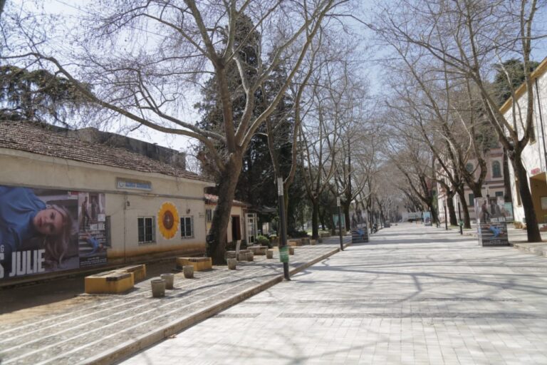 REPORTAZH/ Një mëngjes në Tiranën 1 milionëshe, dëshmitare e një kohe që do të lindë paskëtaj (VIDEO)