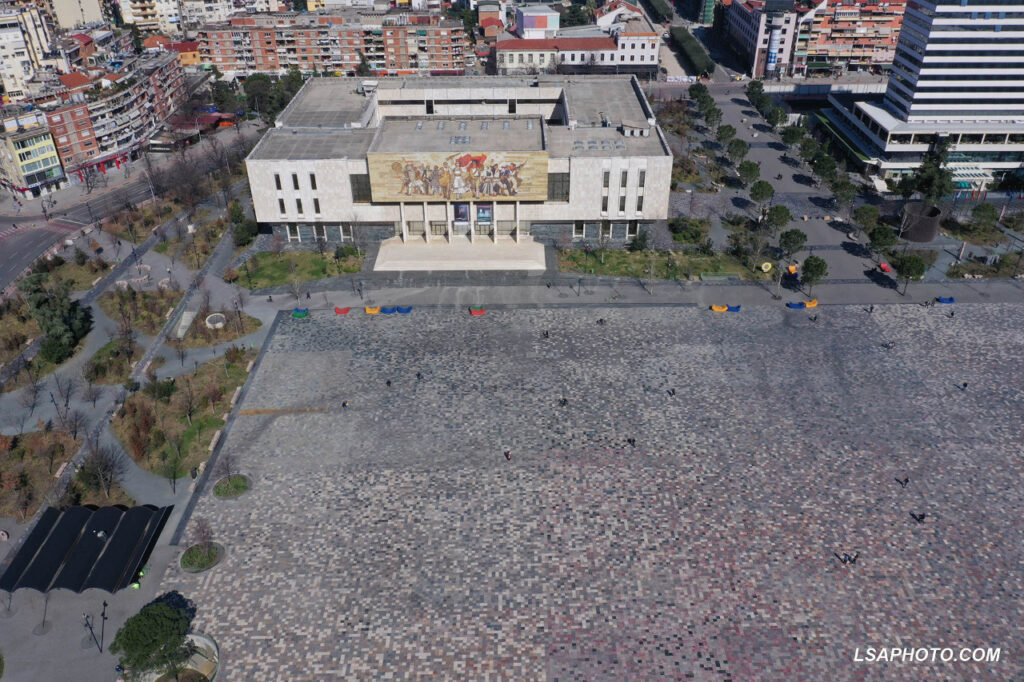 Në foto: Tirana e zbarzur për shkak të emergjencës së koronavirusit