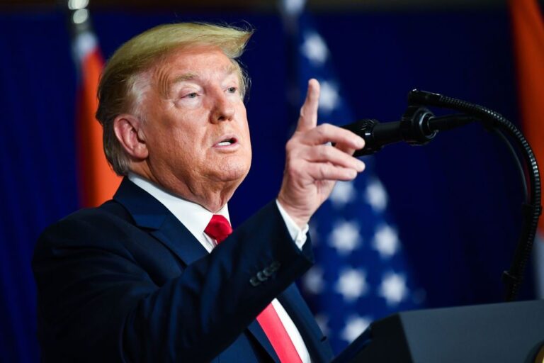 Presidenti Donald Trump u bën thirrje mbështetësve të mos përdorin dhunë