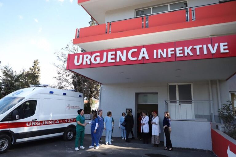 Zëri i Amerikës: Javën e fundit në Shqipëri, më shumë infektime se në tre muaj