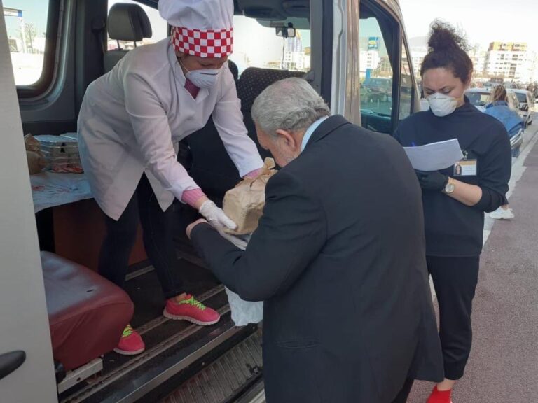 Veliaj: Paketa ushqimore në shtëpi për të moshuarit e qendrave sociale; po dezinfektojmë hapësirat publike