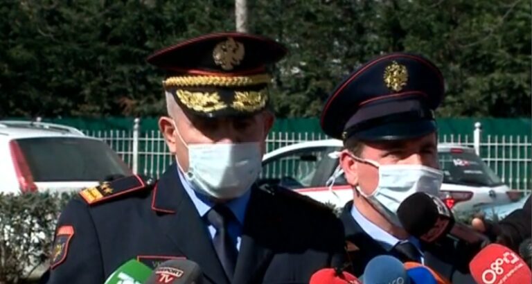 Ardi Veliu: Të afërmit që presin njerëz në Rinas të telefonojnë në numrat 112 ose 119