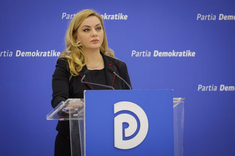 Albana Vokshi i përgjigjet Ballës: Jemi zonë e kuqe COVID sepse qeveria jote…