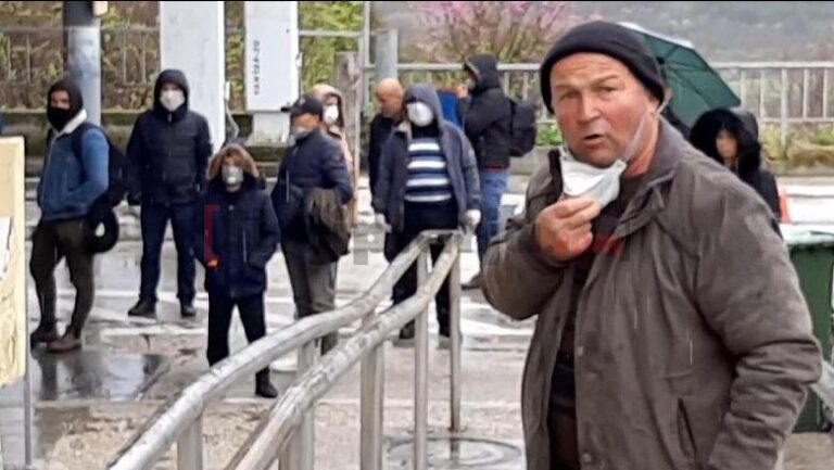 Emigrantët në rrugë: Duhet pasaportë serbe të futemi në atdhe. Rama na trajton si qenër
