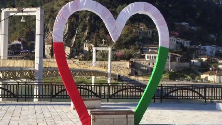 Berati solidarizohet me kombin italian