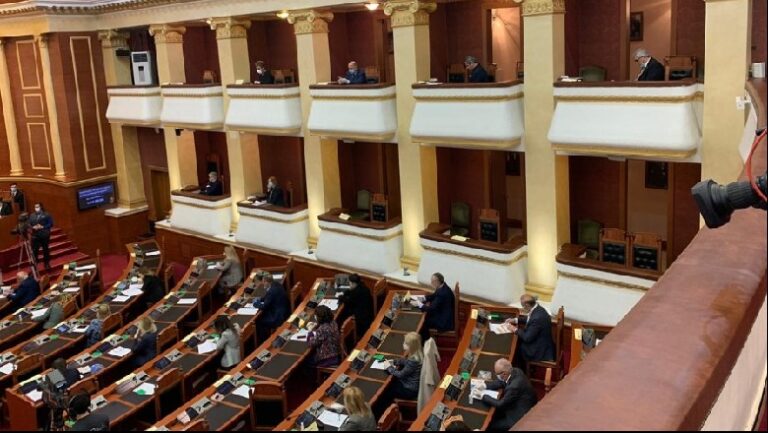 Me 91 vota pro, miratohet shtyrja e gjendjes së fatkeqësisë natyrore