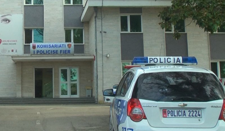 Arrestohet polici së bashku me mikun e tij në Fier, dhunuan një person në qendër të qytetit
