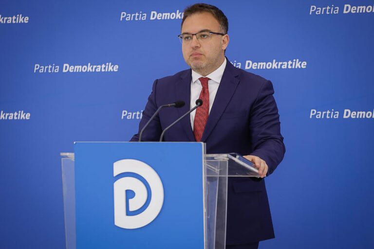 PD akuza qeverisë: Kriminale të ndalosh shqiptarët të futen në atdheun e tyre