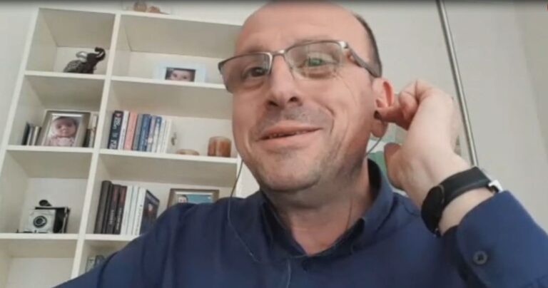 Mjeku tregon gjendjen e rëndë tek spitali COVID 2: 14-15 pacientë me…