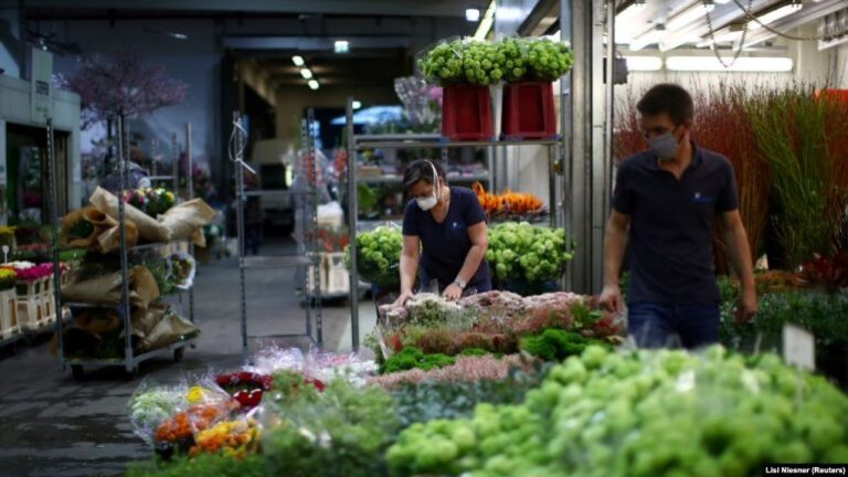 Koronavirusi / Austria lehtëson masat, disa biznese rihapen. Mbetet në fuqi vetëm distancimi social