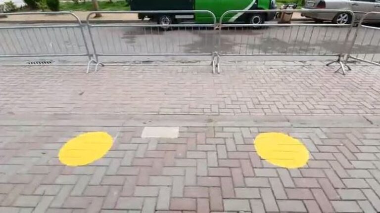 Masa drastike nga koronavirusi / Çfarë po ndodh sot në tregun e Kombinatit në Tiranë?
