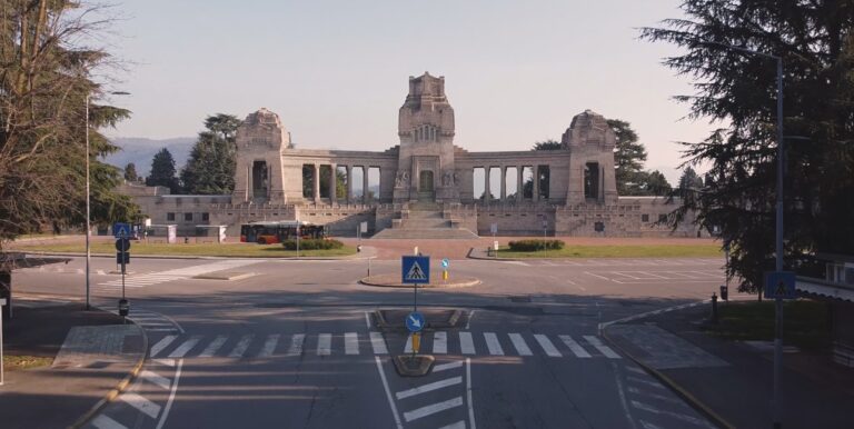 Bergamo kthehet në një qytet fantazëm nga koronavirusi