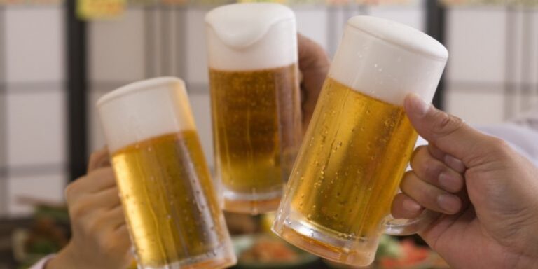 Dy përdorimet e pabesueshme të birrës në gatim