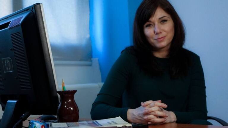 Shqiptarët në Greqi, specialistja e migrimit: Mund ta shtyjnë afatin