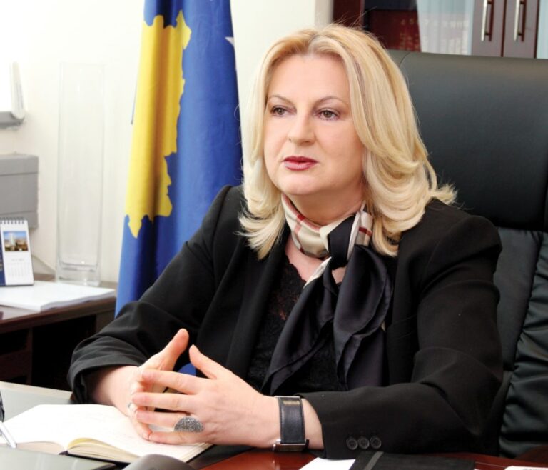 Reagon Edita Tahiri: Shembja e Teatrit Kombëtar është një akt krimi dhe sadizmi