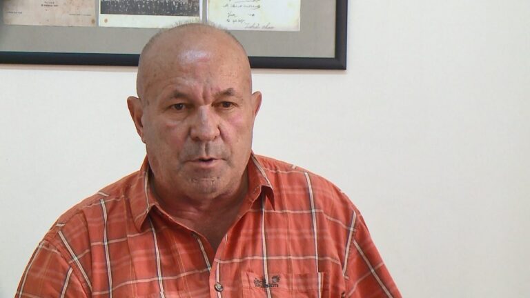 Pensionistët thyejnë më shpesh karantinën? Sociologu Tushe: Ja disa nga arsyet që i shtyjnë të dalin