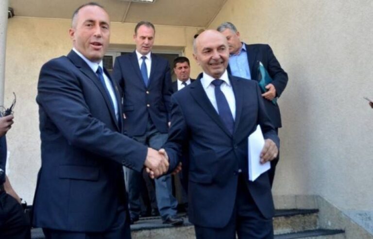 Orët finale të koalicionit, Mustafa nis takimin me Haradinajn në Kuvend, ja çfarë pritet