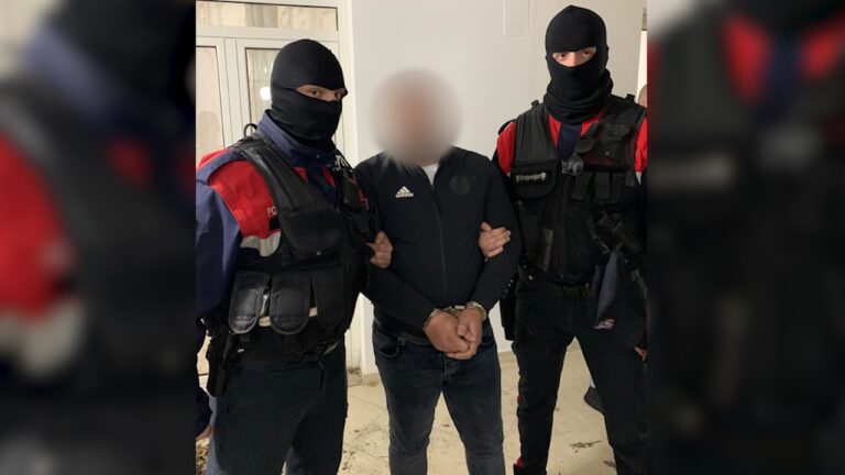 Anëtari i ISIS kapet në Tiranë/Zëri i Amerikës: Çfarë bënte në Shqipëri? Kufijtë janë mbyllur që në mars