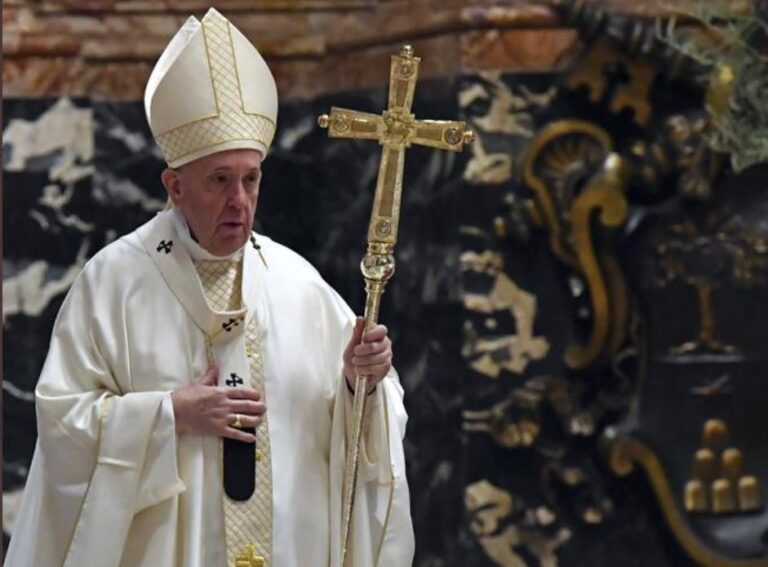 Pashkët, mesazhe shprese nga Notre-Dame