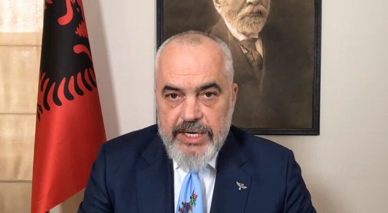 Rama: Ne jemi mirë, në SHBA dhe Britani mjekët po vishen me qese plehrash