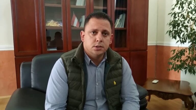2 viktima në Kavajë nga virusi, Krali flet për situatën