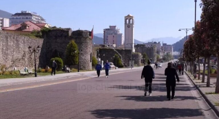 Elbasani më i bukur se kurrë, ja kush doli sot në shëtitje