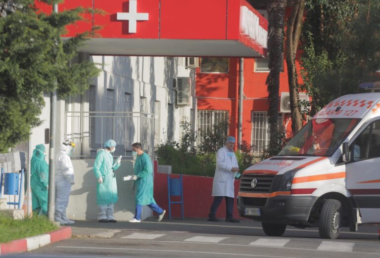 Infektoi prindërit dhe rrezikon burgun, qytetari: Tamponi mu mor “me mik”