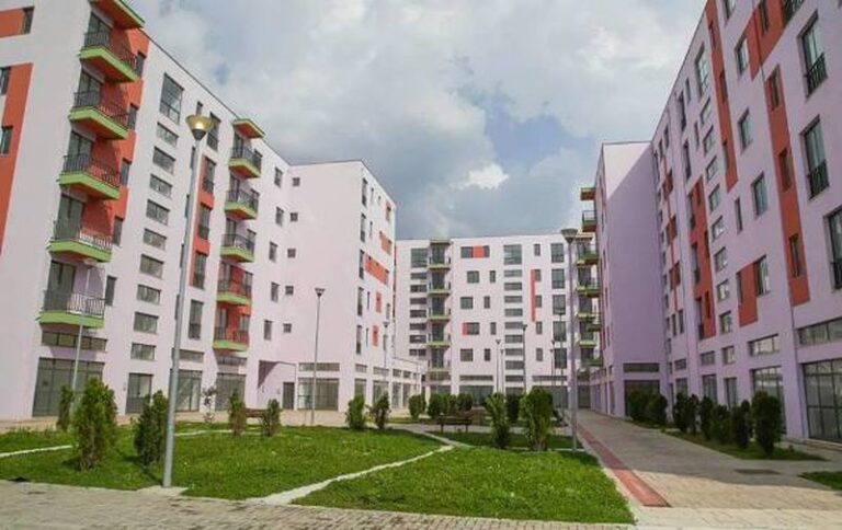 Strehimi i punonjësve të administratës, hapet thirrja për 300 kredi banesash me 0% interes