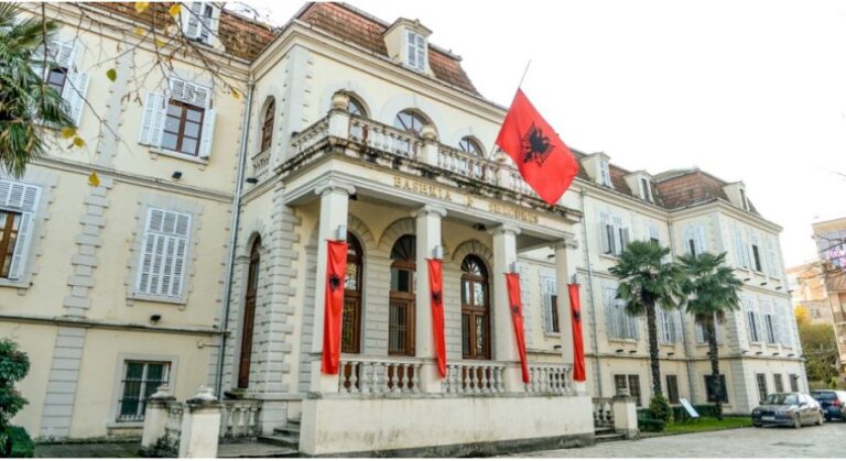 DOKUMENT / Shkodra “vatër e nxehtë” në Shqipëri, Voltana Ademi nxjerr urdhrin për tregtarët dhe qytetarët