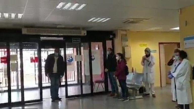 Mjekët përlotin taksistin që transportonte falas pacientët me COVID