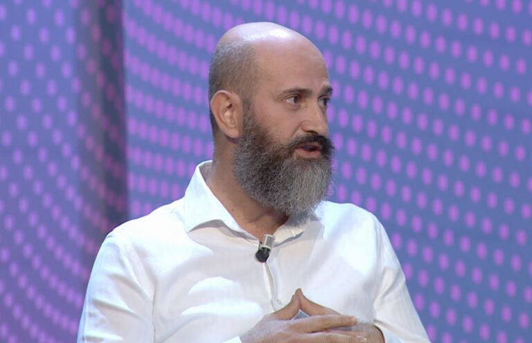 Këndshikim pesimist për “rikthimin” e Kosovës në Shqipëri