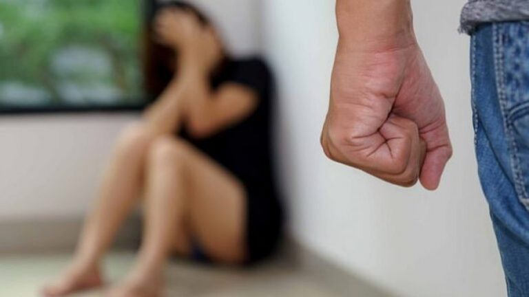 Karantina “bën kërdinë” në Britaninë e Madhe, 16 femra dhe fëmijë të vdekur nga dhuna për tre javë