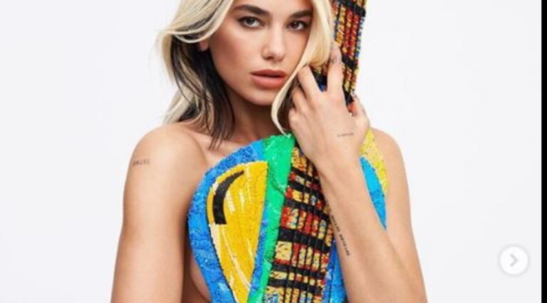 Foto/ Dua Lipa nudo, mbulon me një kitare trupin e zhveshur
