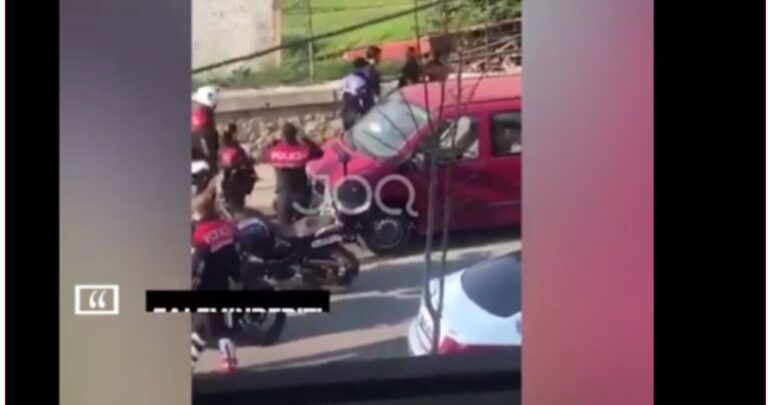 VIDEO/ “E goditën se i filmoi”, policia i nxjerri mllefin 15-vjeçarit, shpërthen në ulërima e ëma: Do bëj namin!