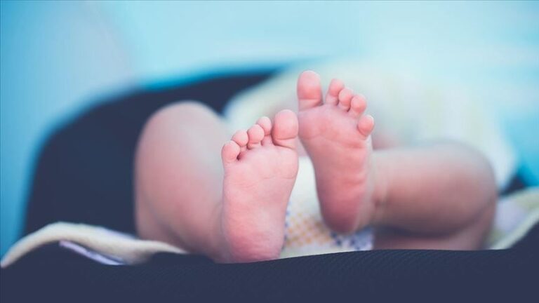 Tragjike në Angli: Foshnja 6 javëshe ndërron jetë nga Covid-19