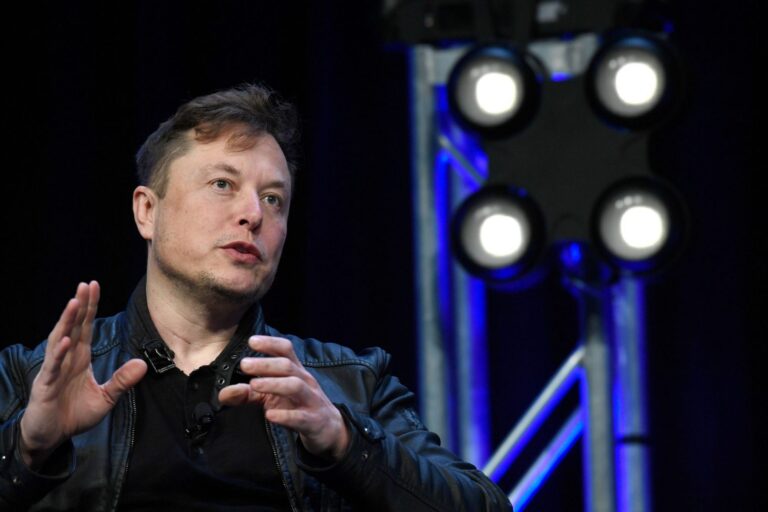 Musk: Izolimi është fashizëm, na riktheni lirinë