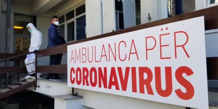 Dy pacientë me koronavirus në gjendje kritike në Kosovë, pesë në oksigjenoterapi