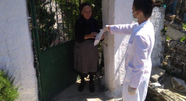 Manastirliu: Infermierët kujdesen çdo ditë që të moshuarit t’i marrin barnat me rimbursim në banesë