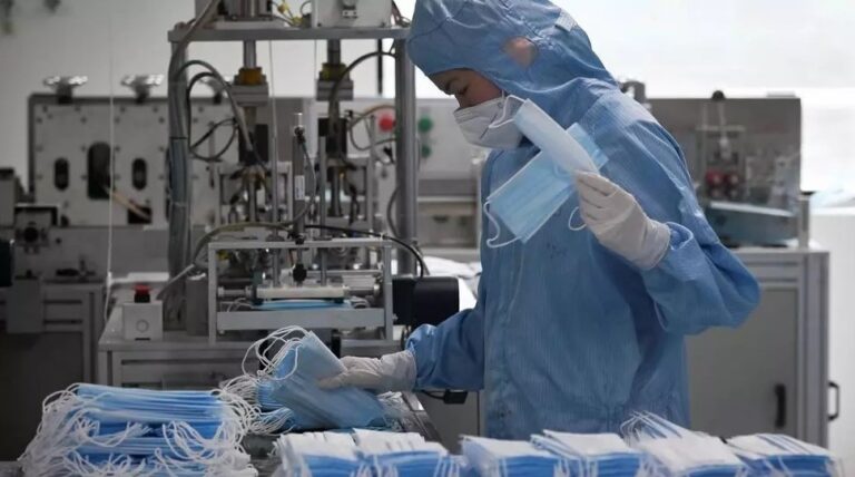 Kina konfiskon mbi 89 milion maska të skaduara, ankesa nga e gjithë bota për cilësinë