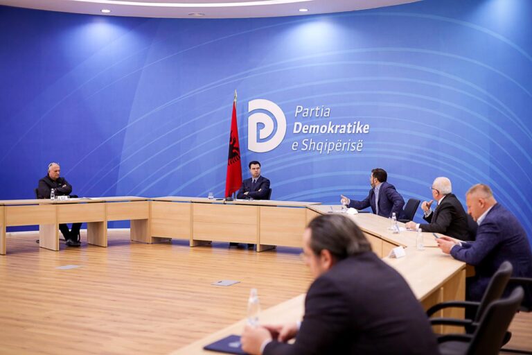 Opozita e Bashkuar: Ndryshimi i njëanshëm i Kushtetutës vë në rrezik stabilitetin e vendit