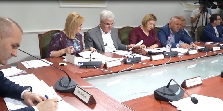 PS nuk harron Metën, Ligjet diskutojnë sot dy dekretet e Presidentit